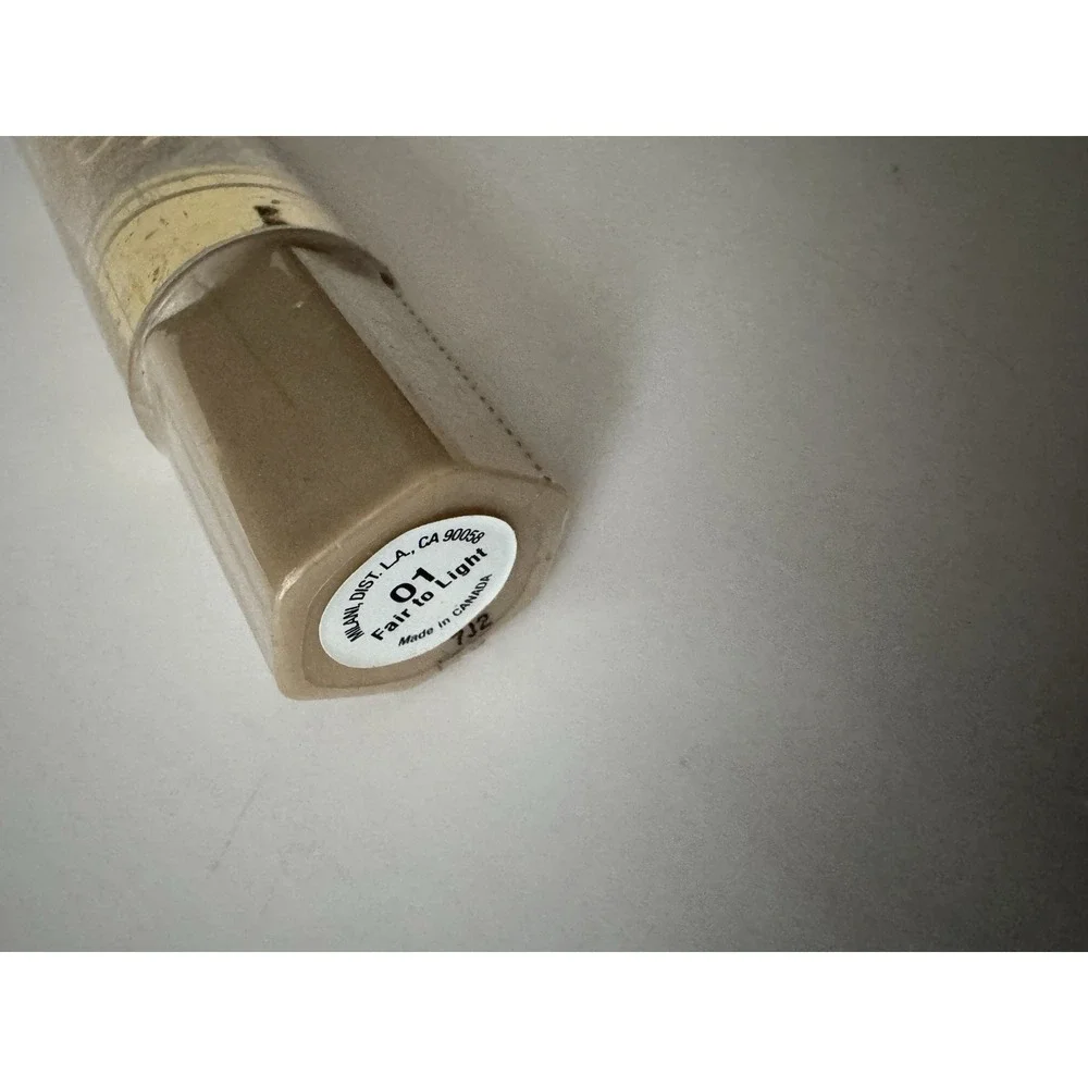 Milani Glow Natural Brush-On Liquid Makeup – Fair to Light 01